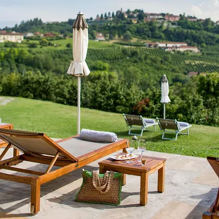 Relais Montemarino 보르고말