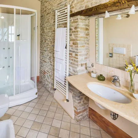 Relais Montemarino מלון Borgomale