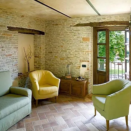 Relais Montemarino מלון Borgomale